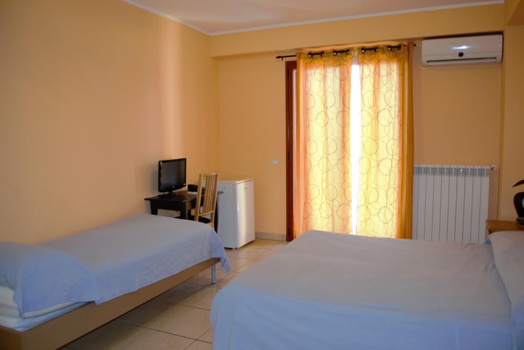 Hotel Acquaplanet ปาแตร์โน ภายนอก รูปภาพ